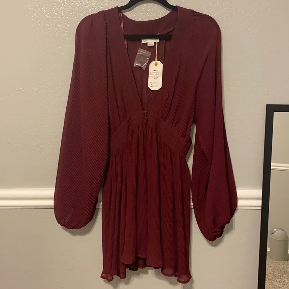 Maroon dress with ballon sleeves